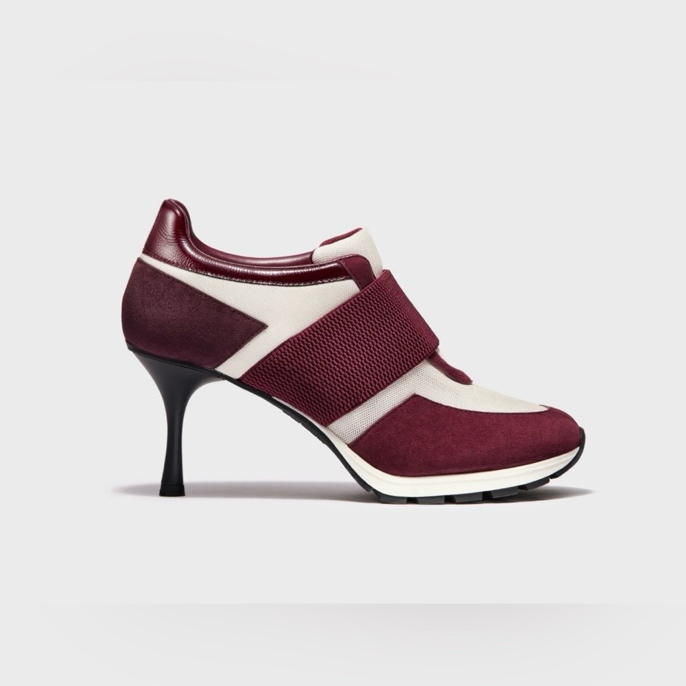 The Icon in Burgundy / Cream
